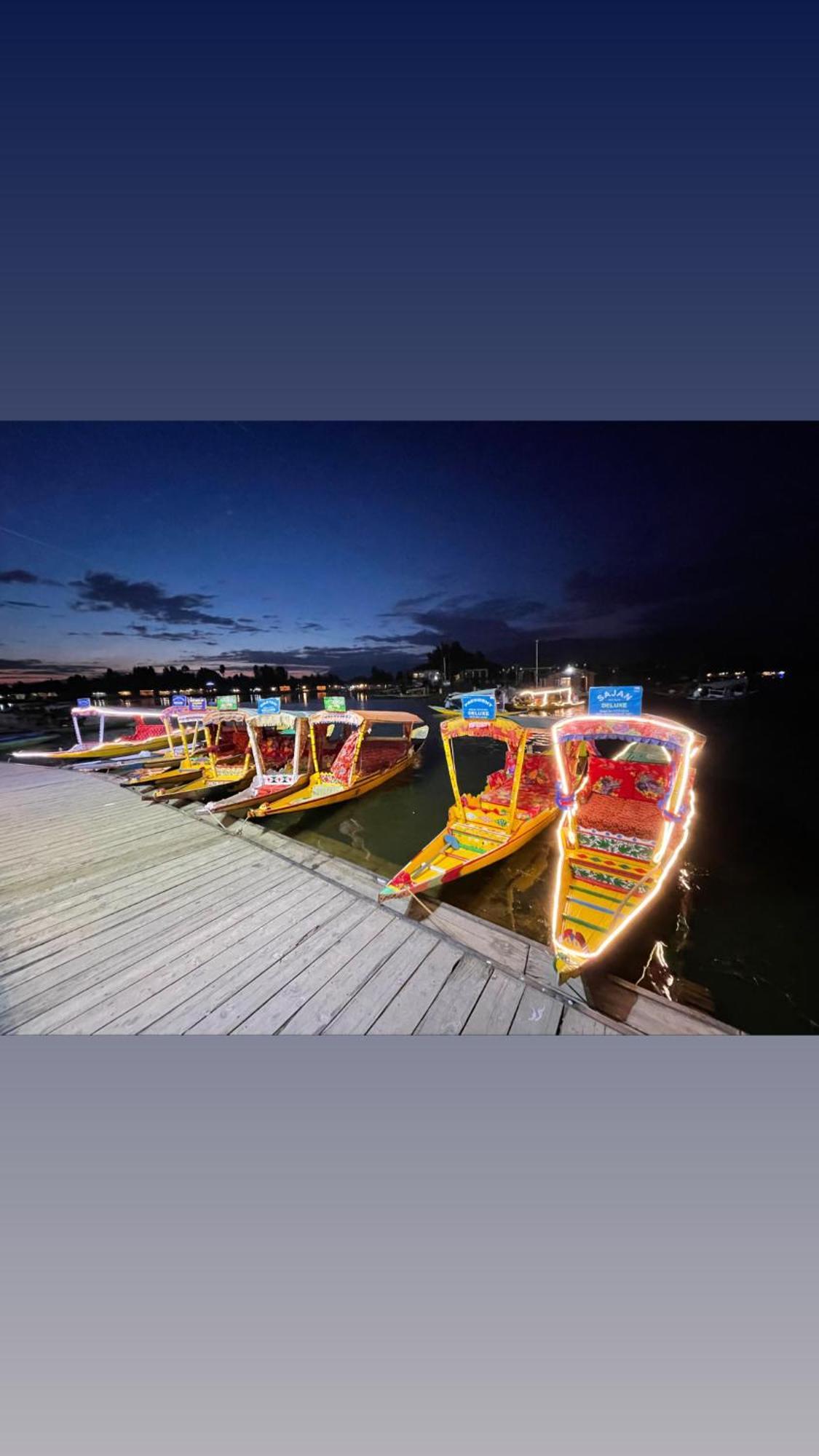 New Sea Palace Houseboats Srinagar  Exterior photo