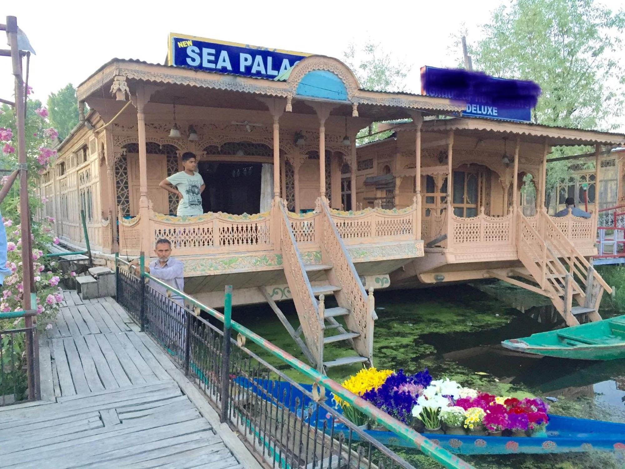 New Sea Palace Houseboats Srinagar  Exterior photo
