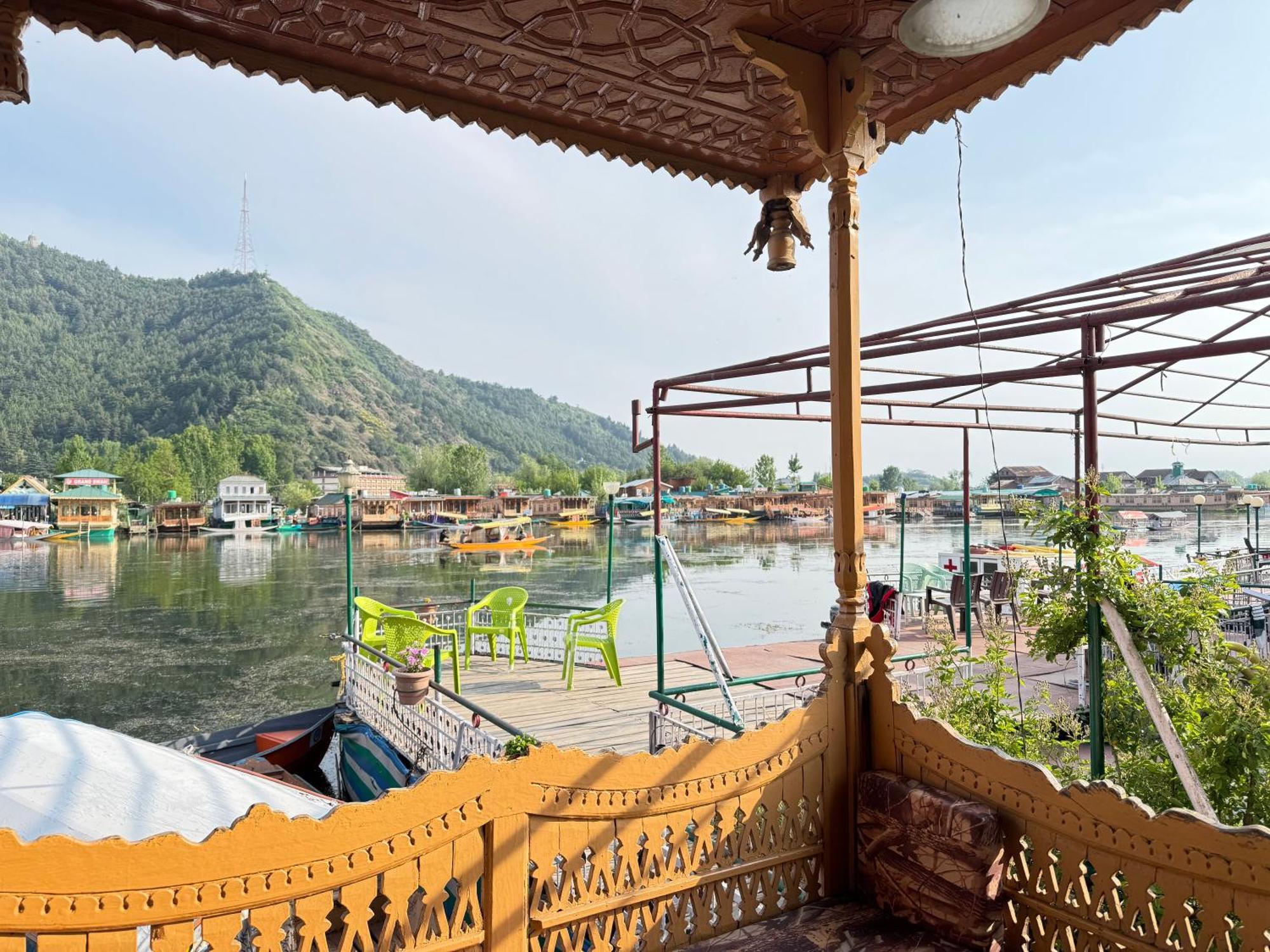 New Sea Palace Houseboats Srinagar  Exterior photo