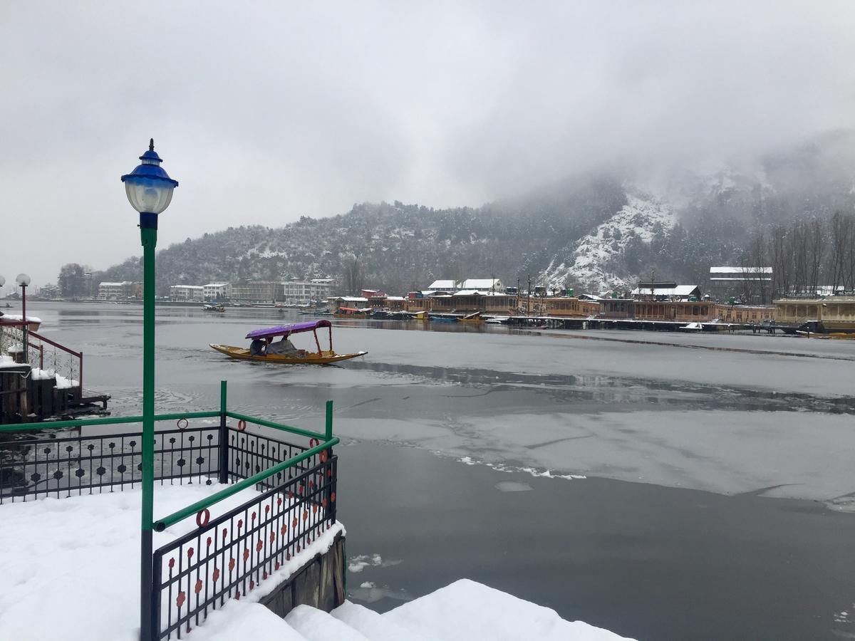 New Sea Palace Houseboats Srinagar  Exterior photo