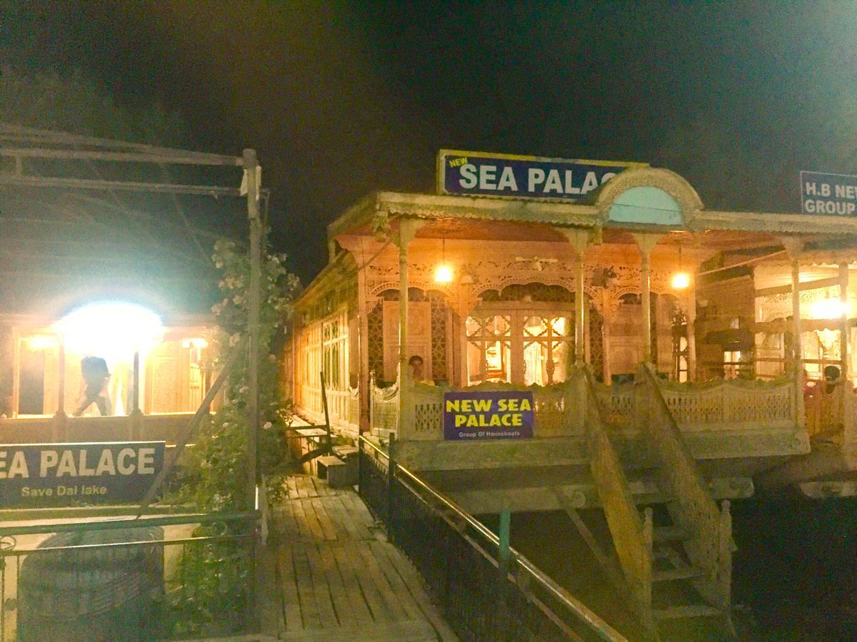 New Sea Palace Houseboats Srinagar  Exterior photo