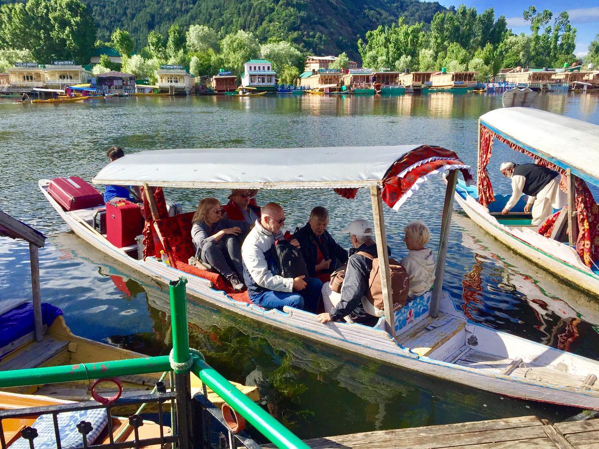 New Sea Palace Houseboats Srinagar  Exterior photo