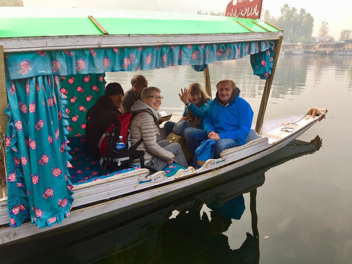 New Sea Palace Houseboats Srinagar  Exterior photo